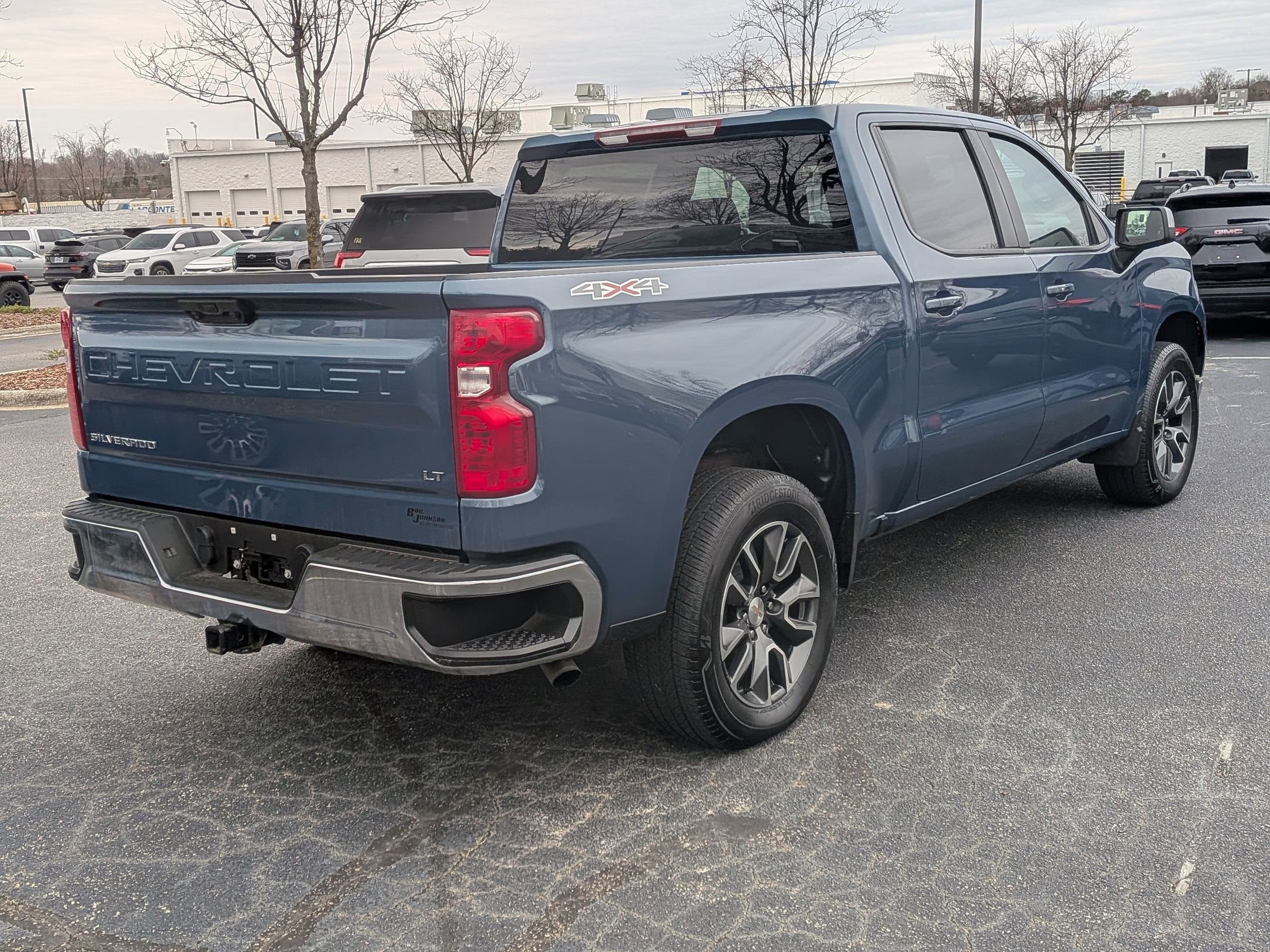 Used 2024 Chevrolet Silverado 1500 LT image 9