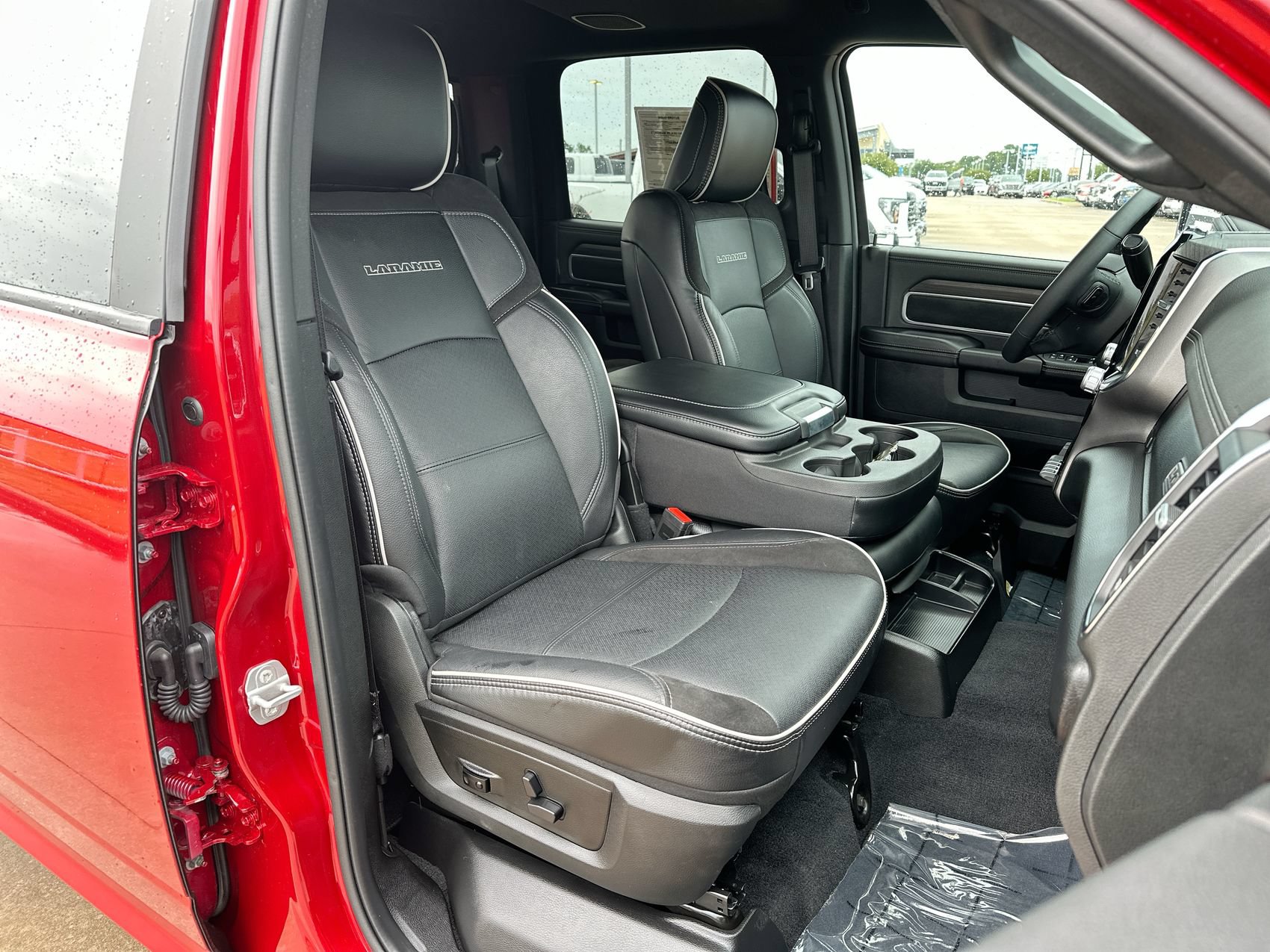 Used 2026 RAM 2500 Laramie AWD/4WD image 24