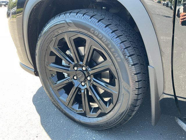 Used 2025 Toyota Highlander XLE FWD image 15