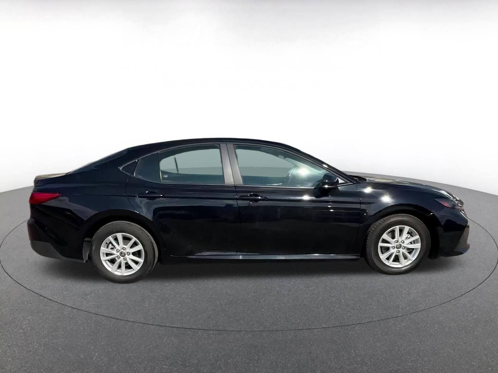 Used 2025 Toyota Camry LE image 15