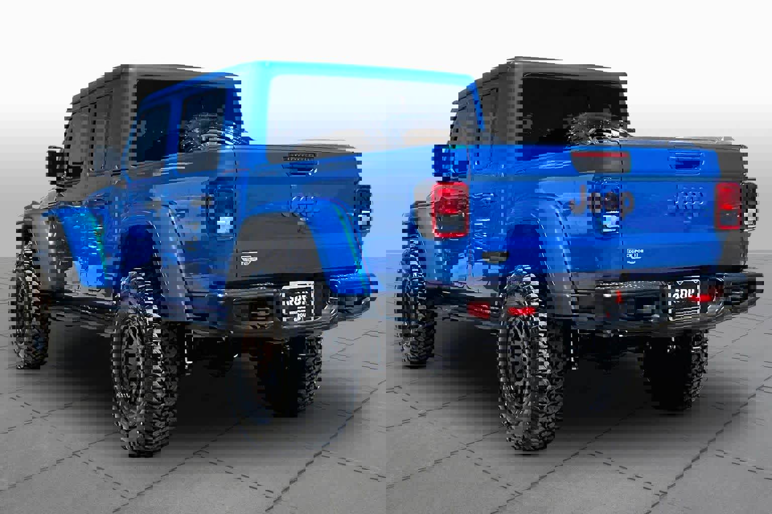 Used 2023 Jeep Gladiator Rubicon w/ Cold Weather Group AWD/4WD image 11