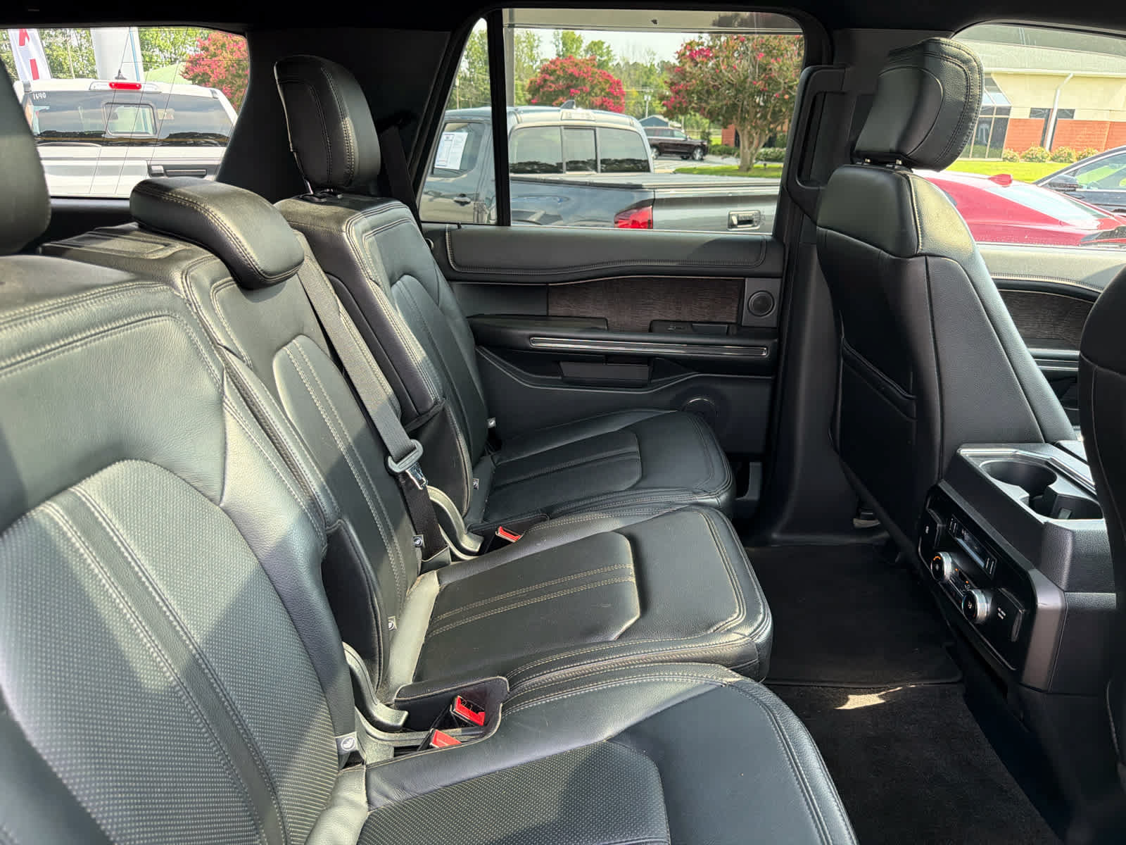 Used 2018 Ford Expedition Limited AWD/4WD image 10