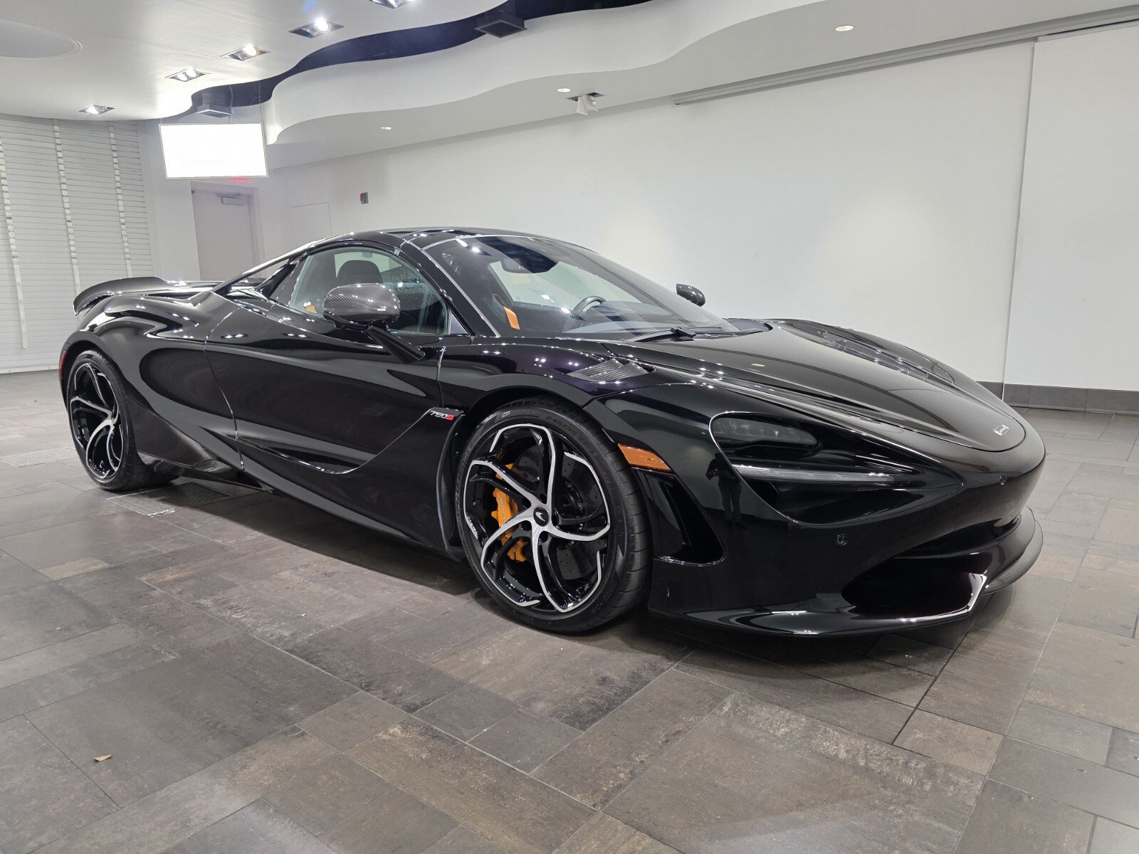 Used 2025 McLaren 750S Spider RWD image 24