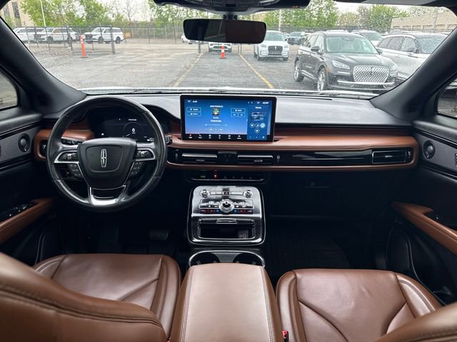Certified 2022 Lincoln Nautilus Reserve w/ Luxury Package AWD/4WD image 17