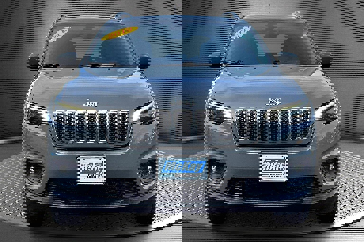 Used 2019 Jeep Cherokee Latitude Plus w/ Cold Weather Group image 2