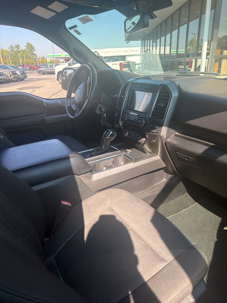 Used 2018 Ford F150 XLT w/ Equipment Group 302A Luxury AWD/4WD image 5