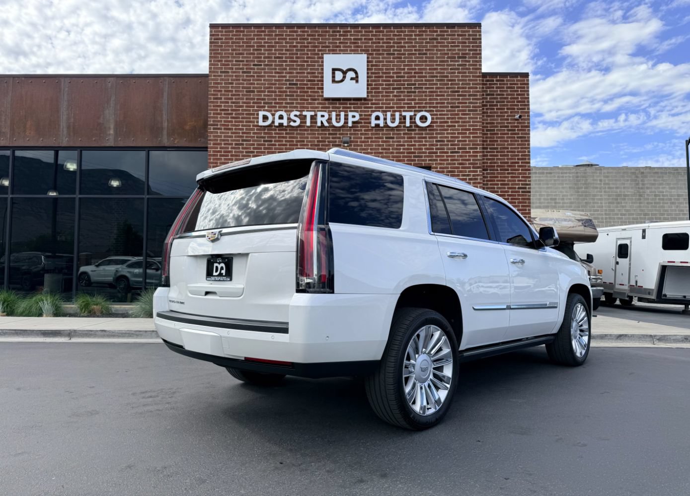 Used 2017 Cadillac Escalade Platinum AWD/4WD image 9