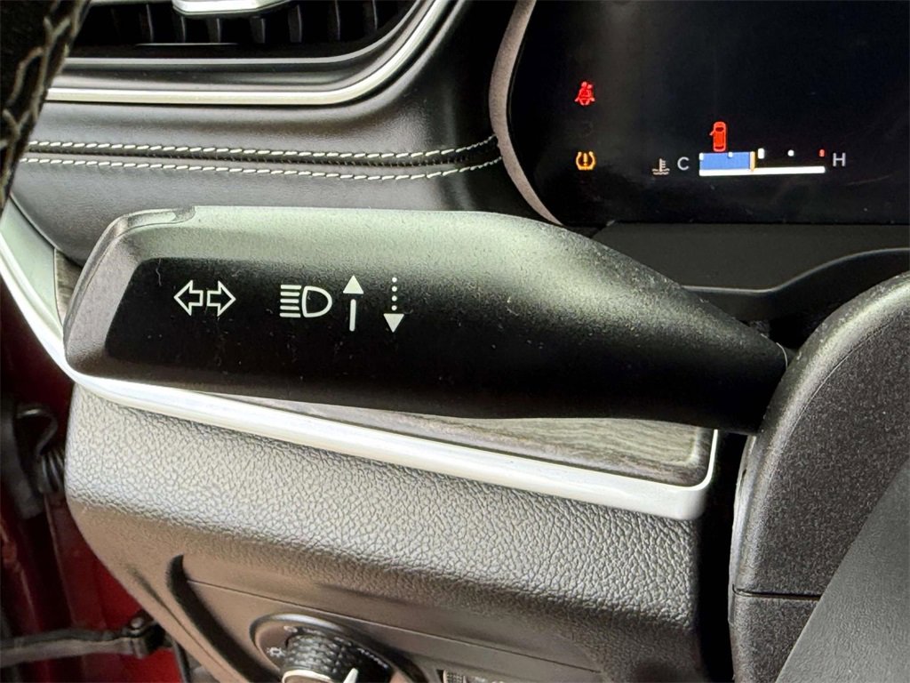 Used 2022 Jeep Grand Cherokee Overland w/ Luxury Tech Group IV image 10