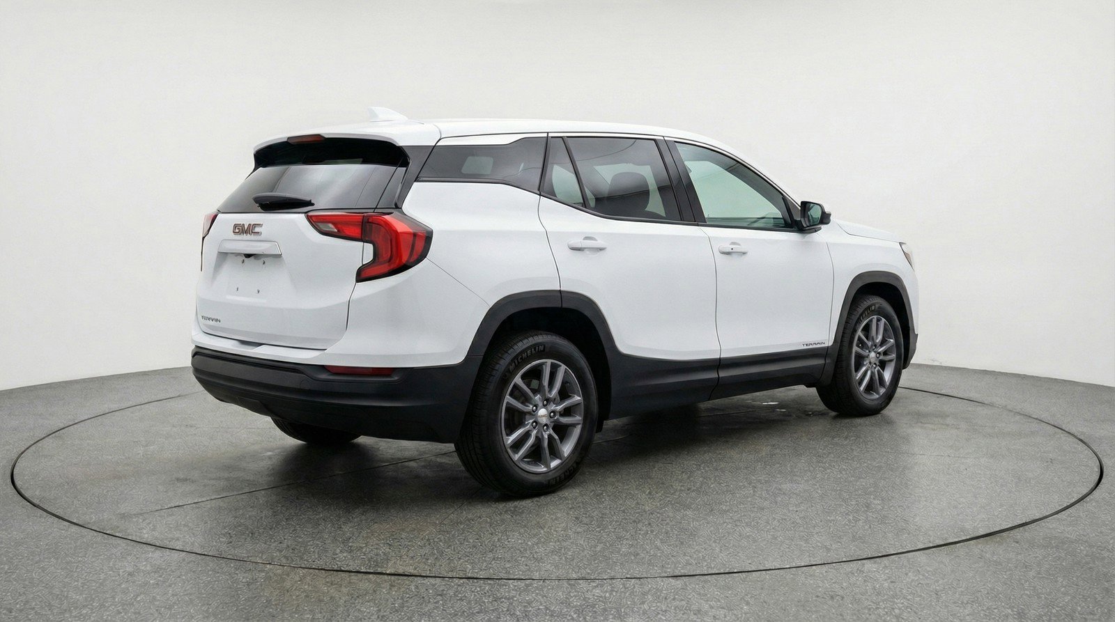 Used 2024 GMC Terrain SLT image 9