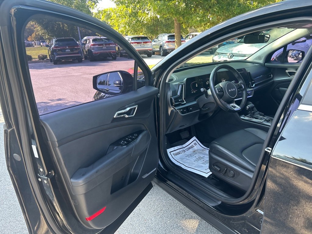 Used 2023 Kia Sportage EX image 9