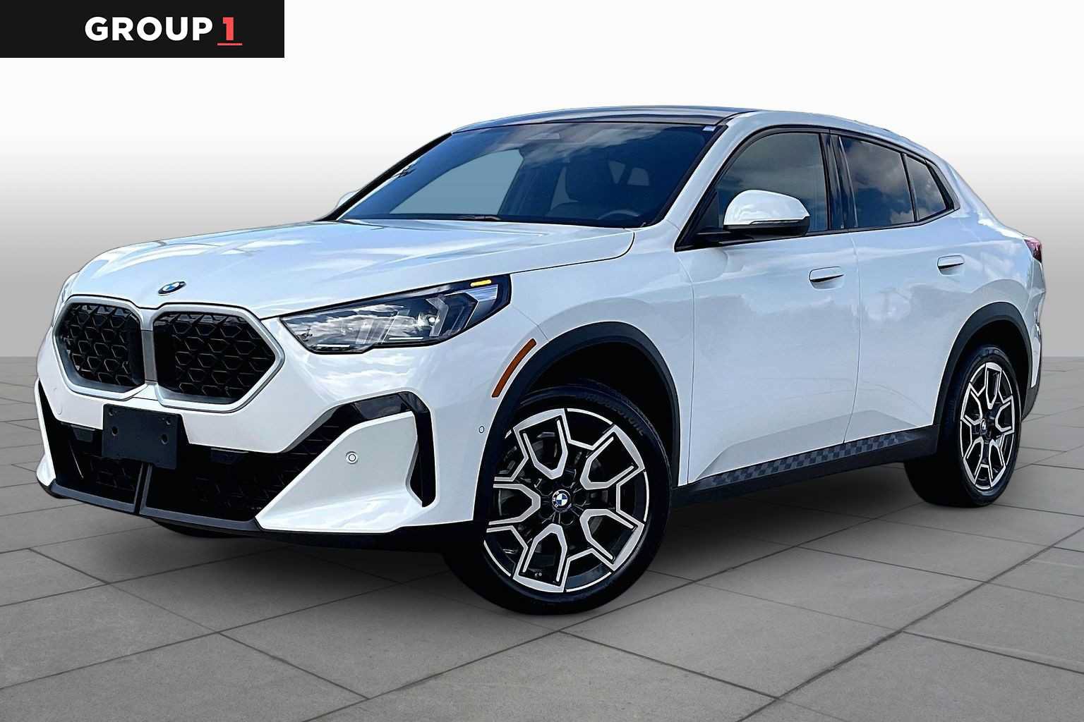 Used 2026 BMW X2 xDrive28i AWD/4WD image 1