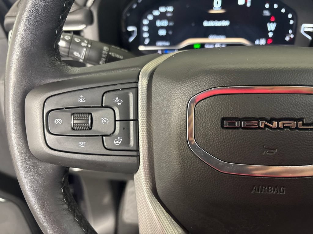 Used 2022 GMC Yukon Denali AWD/4WD image 18