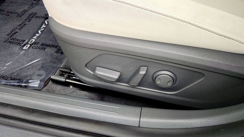 Used 2026 Hyundai Sonata SEL FWD image 12