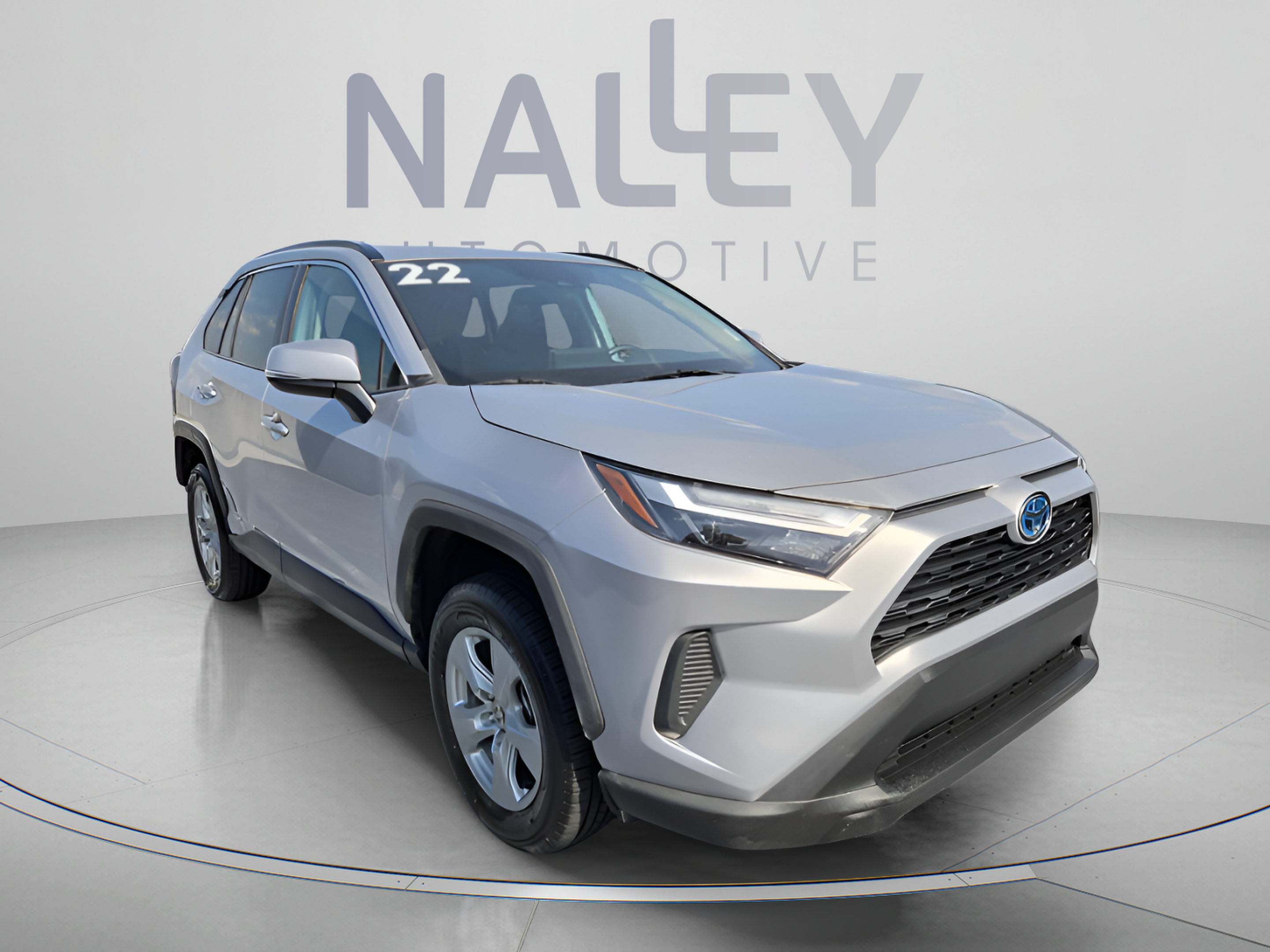 Used 2022 Toyota RAV4 XLE w/ Convenience Package AWD/4WD image 7