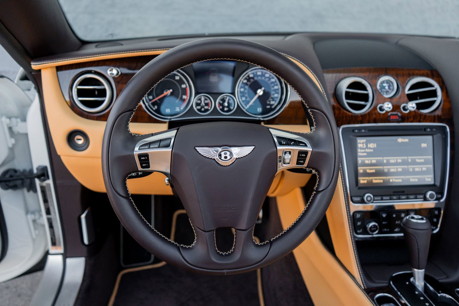 Used 2016 Bentley Continental GT image 31