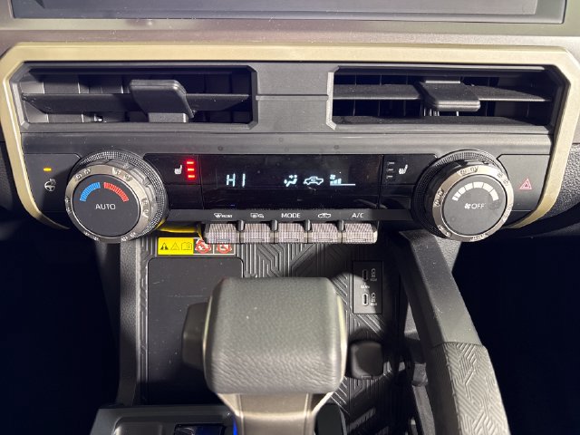 Used 2024 Toyota Tacoma SR5 AWD/4WD image 29
