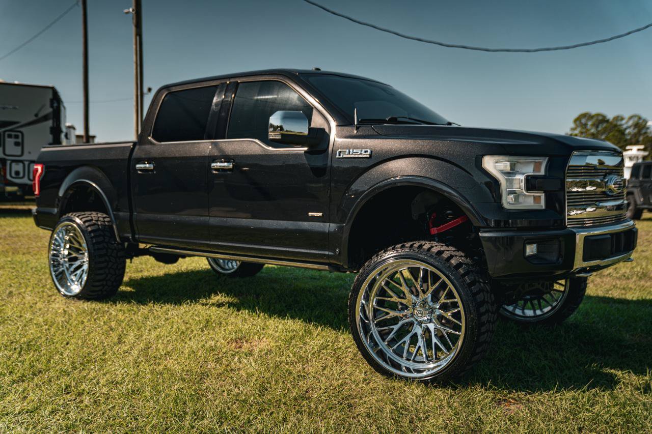 Used 2015 Ford F150 Platinum w/ Equipment Group 701A Luxury AWD/4WD image 8