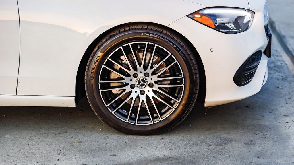 Used 2025 Mercedes-Benz C 300 4MATIC Sedan image 11