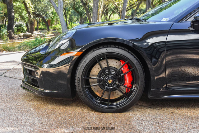 Used 2024 Porsche 911 Carrera GTS image 2