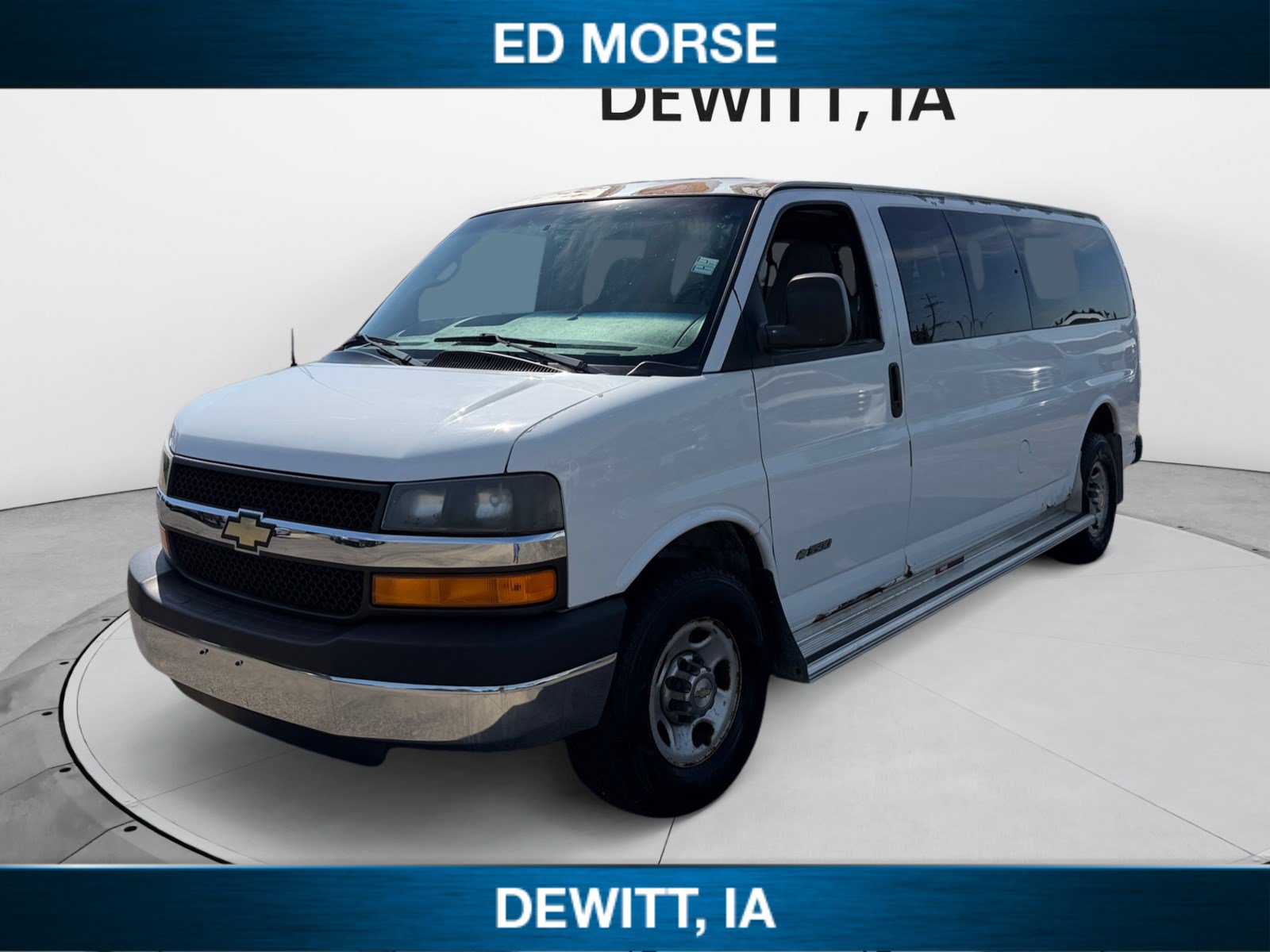 Used 2004 Chevrolet Express 3500 Extended Passenger w/ LS Preferred Equipment Group RWD image 1