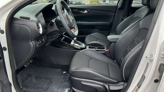 Used 2023 Kia Forte GT-Line w/ GT-Line Technology Package FWD image 19