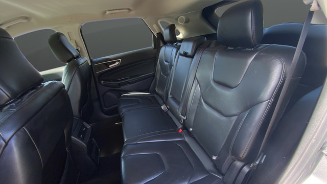 Used 2020 Ford Edge Titanium AWD/4WD image 22