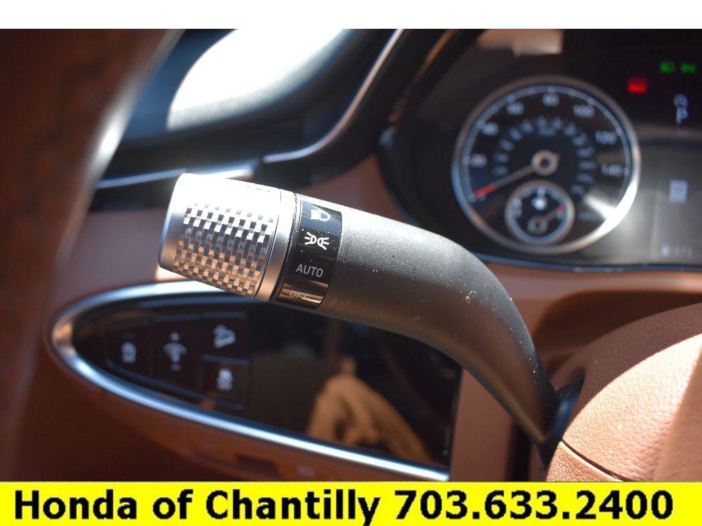 Used 2022 Genesis GV70 2.5T w/ Advanced Package AWD/4WD image 10