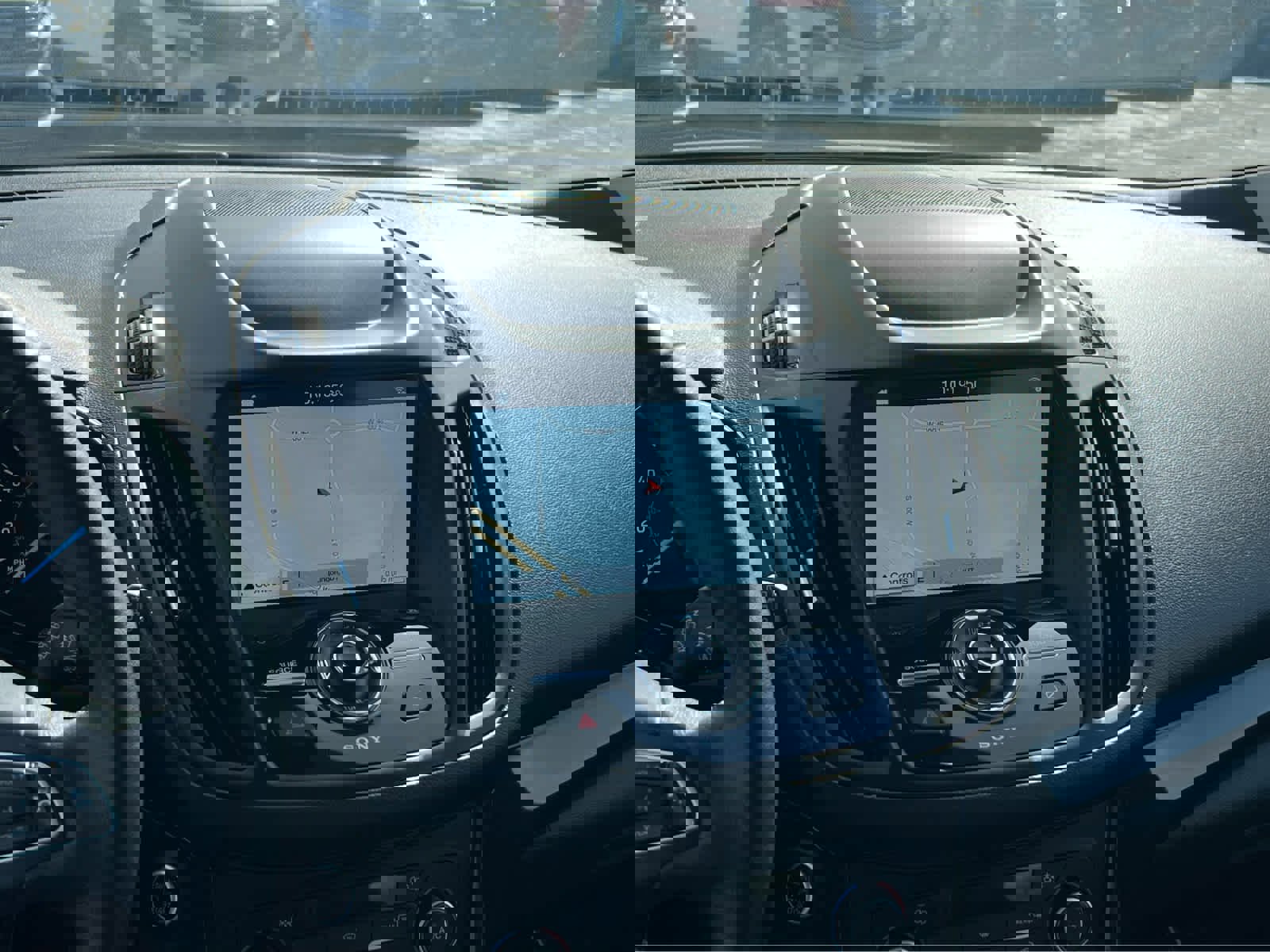 Used 2019 Ford Escape Titanium image 36