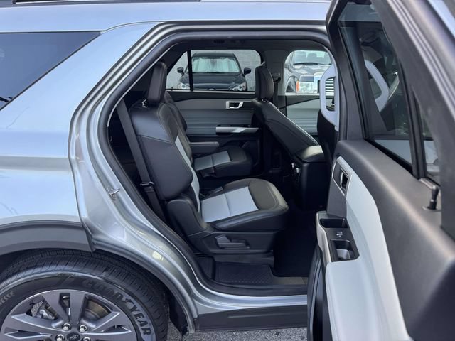 Certified 2023 Ford Explorer XLT w/ Equipment Group 202A AWD/4WD image 13