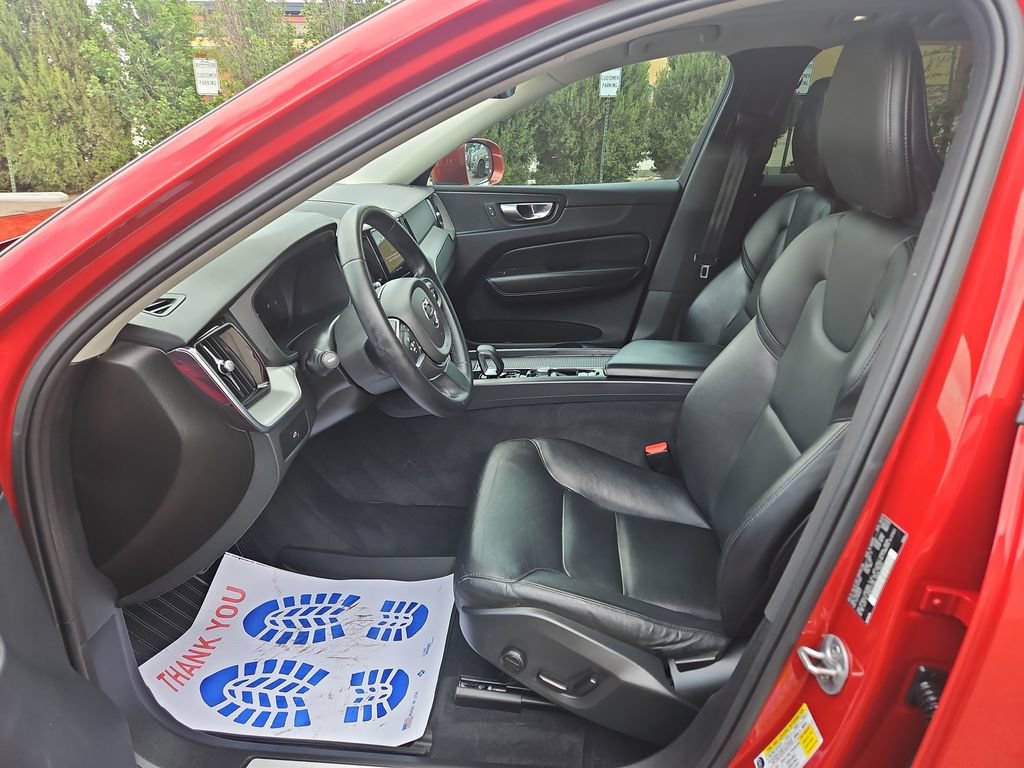 Used 2023 Volvo XC60 B5 Core AWD/4WD image 9
