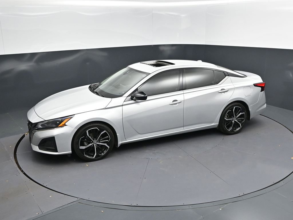 Used 2024 Nissan Altima 2.5 SR w/ SR Premium Package image 31