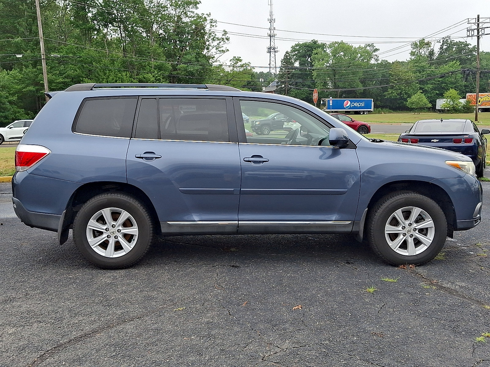 Used 2013 Toyota Highlander Plus AWD/4WD image 8