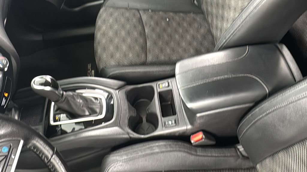 Used 2021 Nissan Rogue Sport SV w/ Technology Package image 24