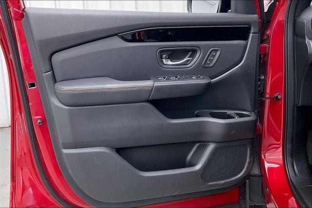Certified 2025 Honda Pilot TrailSport image 21