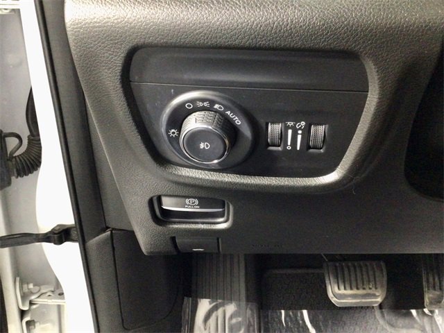 Used 2022 Jeep Grand Cherokee L Summit w/ Luxury Tech Group V image 19