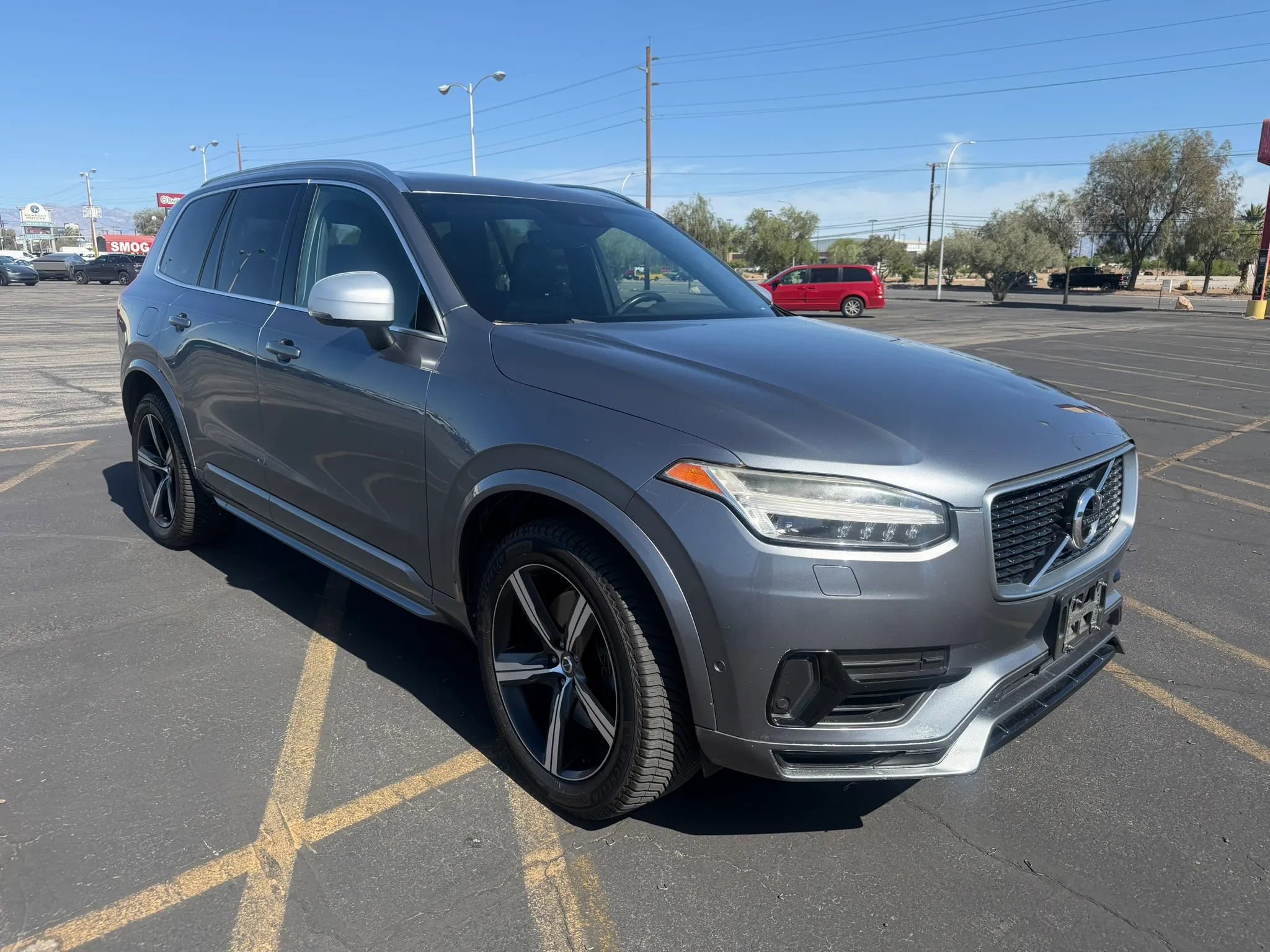 Used 2016 Volvo XC90 T8 R-Design w/ Vision Package AWD/4WD image 5