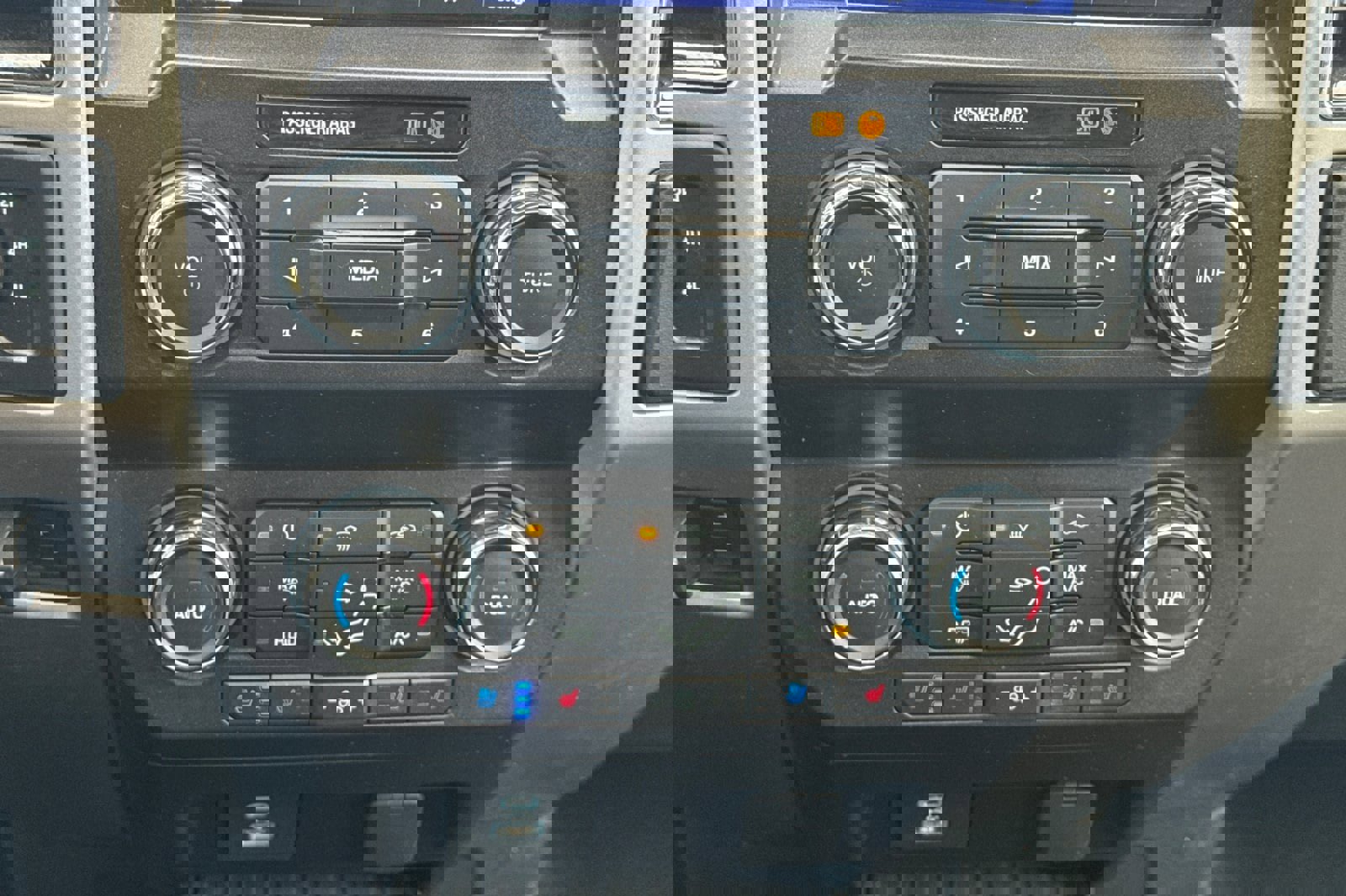 Used 2020 Ford F250 Lariat w/ Lariat Value Package image 21