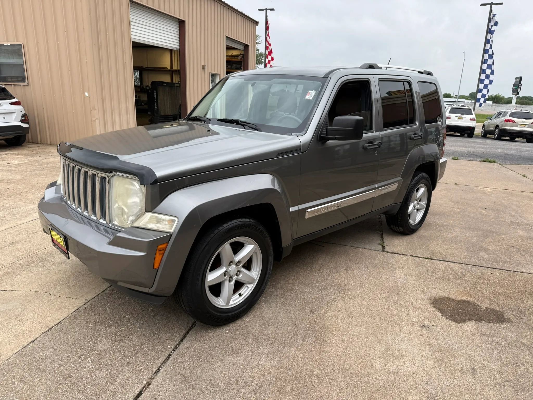 Used 2012 Jeep Liberty Limited RWD image 1