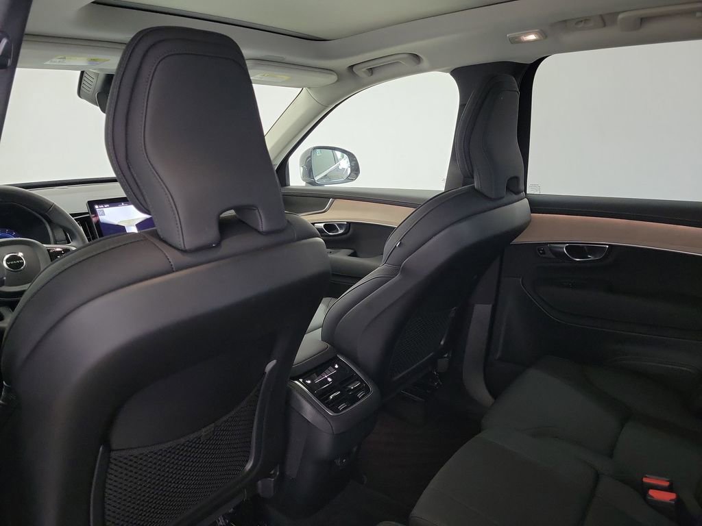 Used 2025 Volvo XC90 B6 Plus AWD/4WD image 15