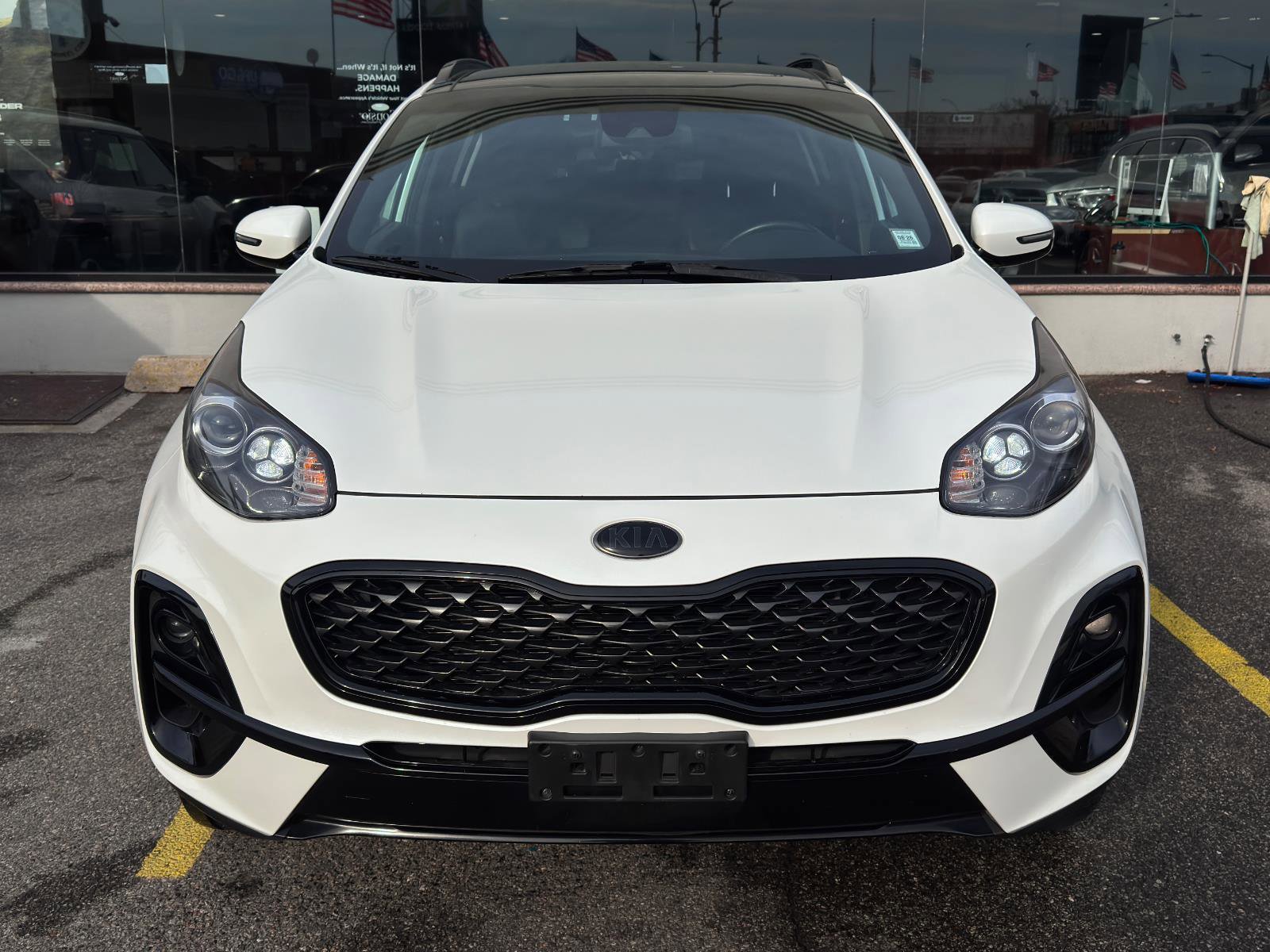 Used 2022 Kia Sportage Nightfall Edition image 2