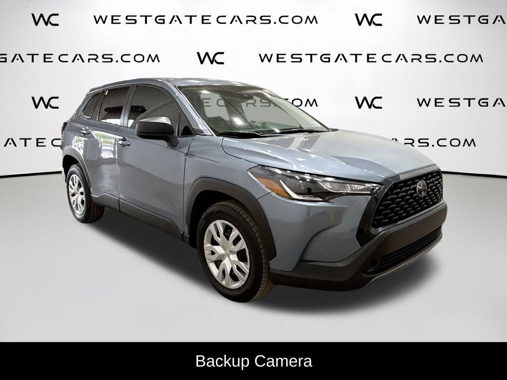 Used 2022 Toyota Corolla Cross L image 2