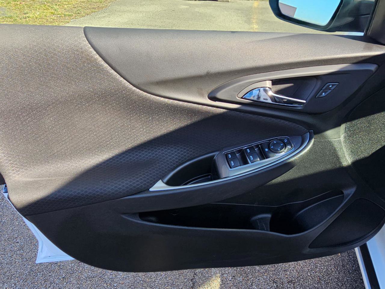 Used 2023 Chevrolet Malibu LS image 24