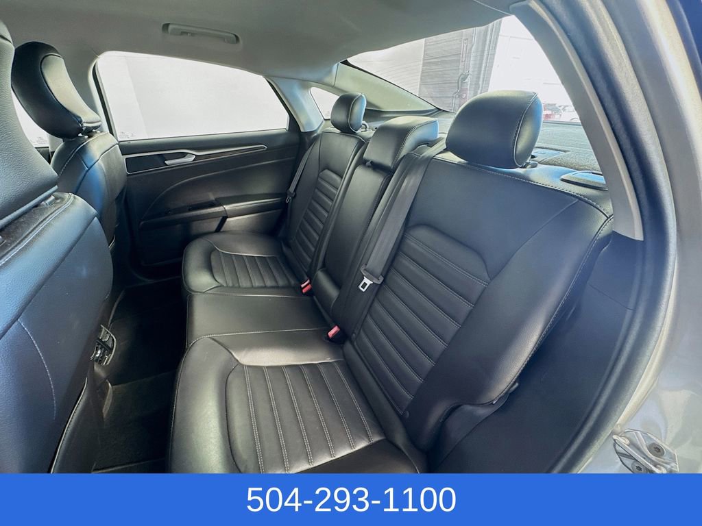 Used 2016 Ford Fusion SE w/ Equipment Group 202A image 22