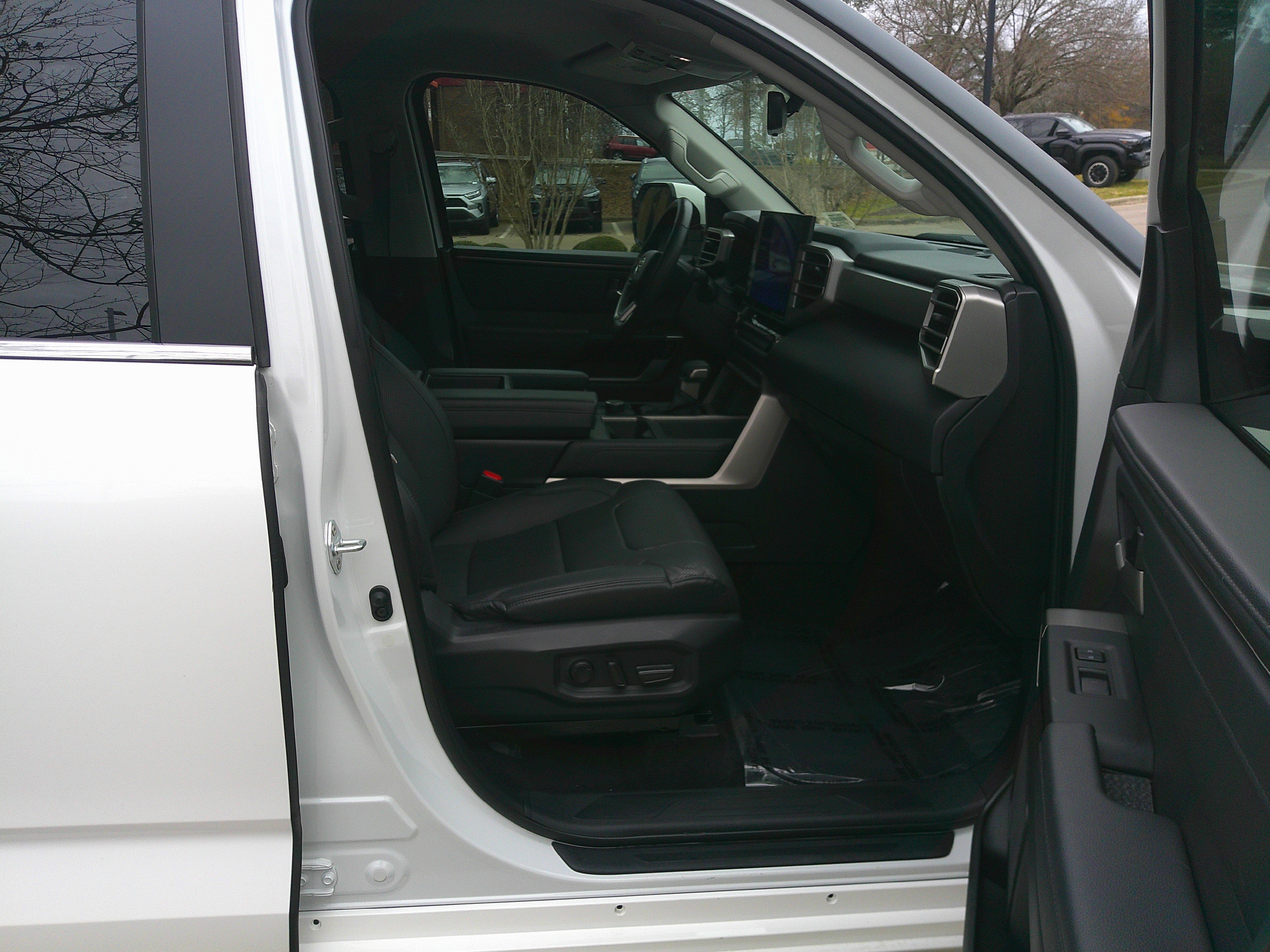 Used 2024 Toyota Tundra Limited image 35