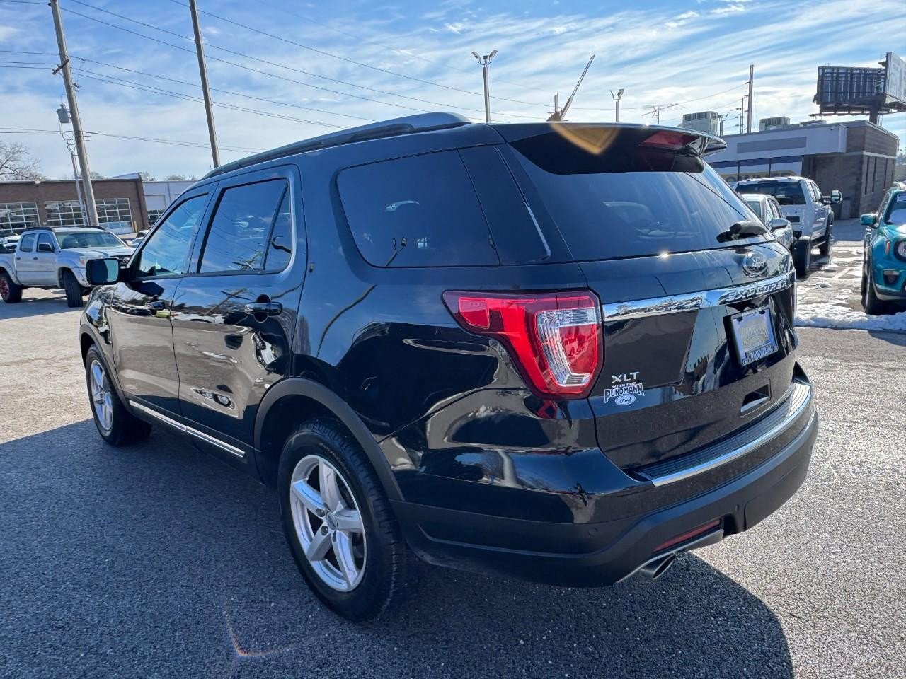 Used 2018 Ford Explorer XLT w/ Equipment Group 201A image 5