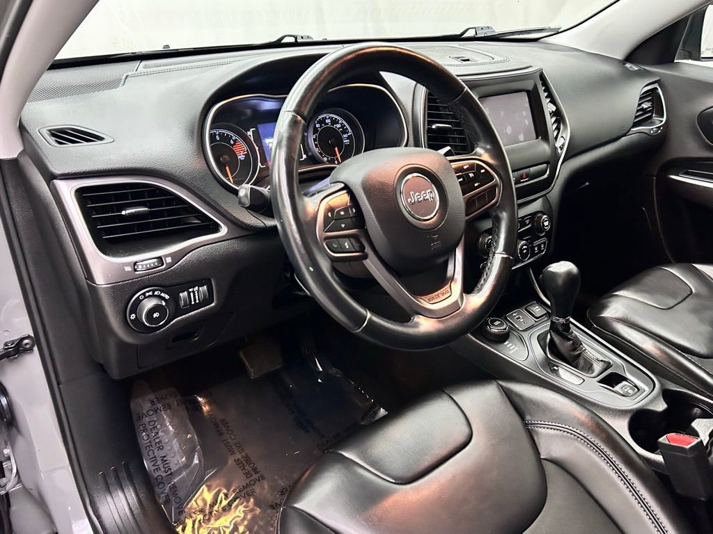 Certified 2019 Jeep Cherokee Latitude Plus AWD/4WD image 11