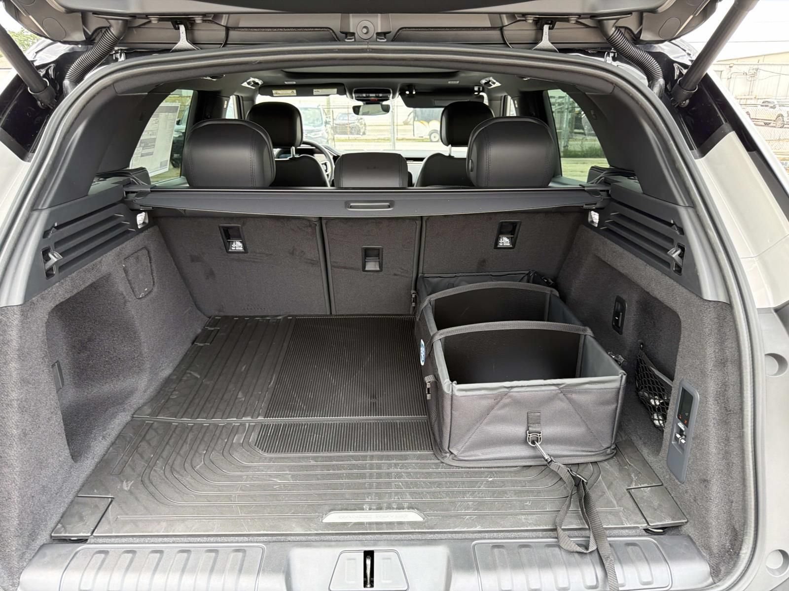 New 2026 Land Rover Range Rover Sport SE AWD/4WD image 8