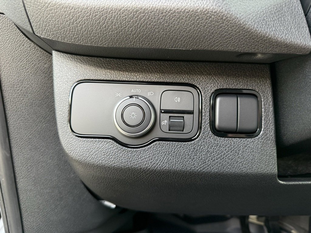 Used 2024 Mercedes-Benz Sprinter 3500 image 25