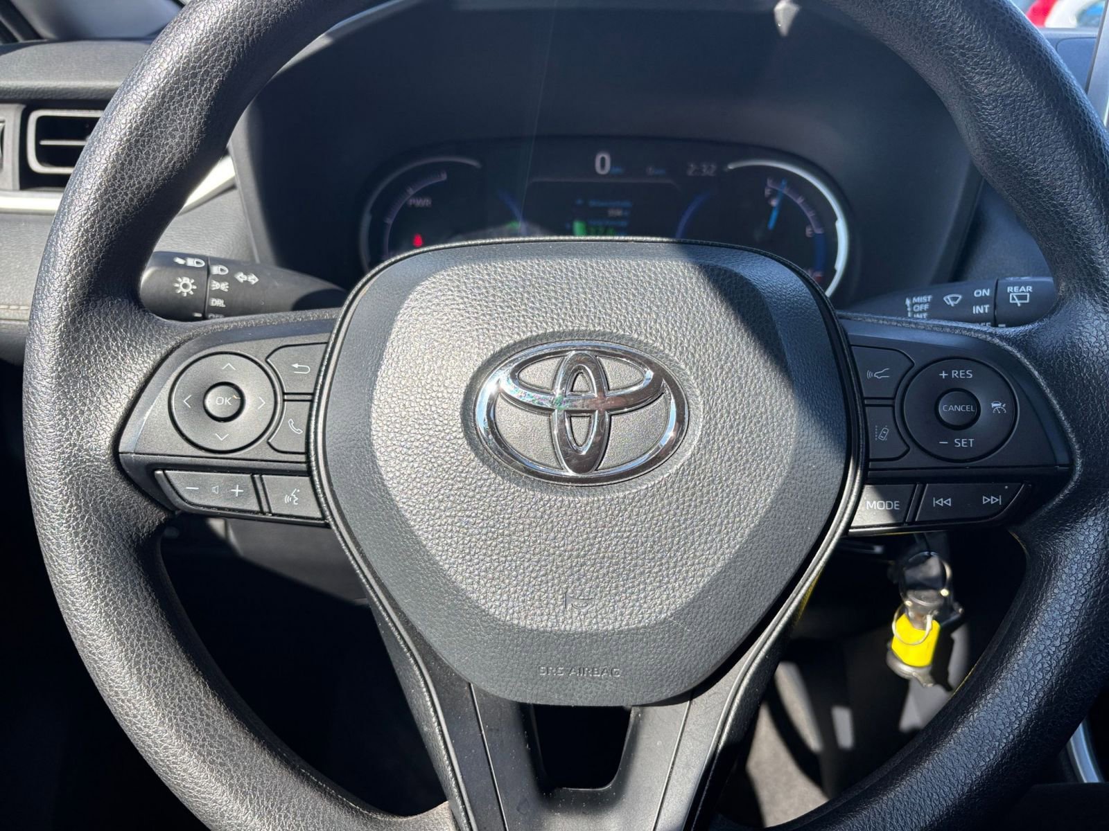 Used 2025 Toyota RAV4 LE image 27