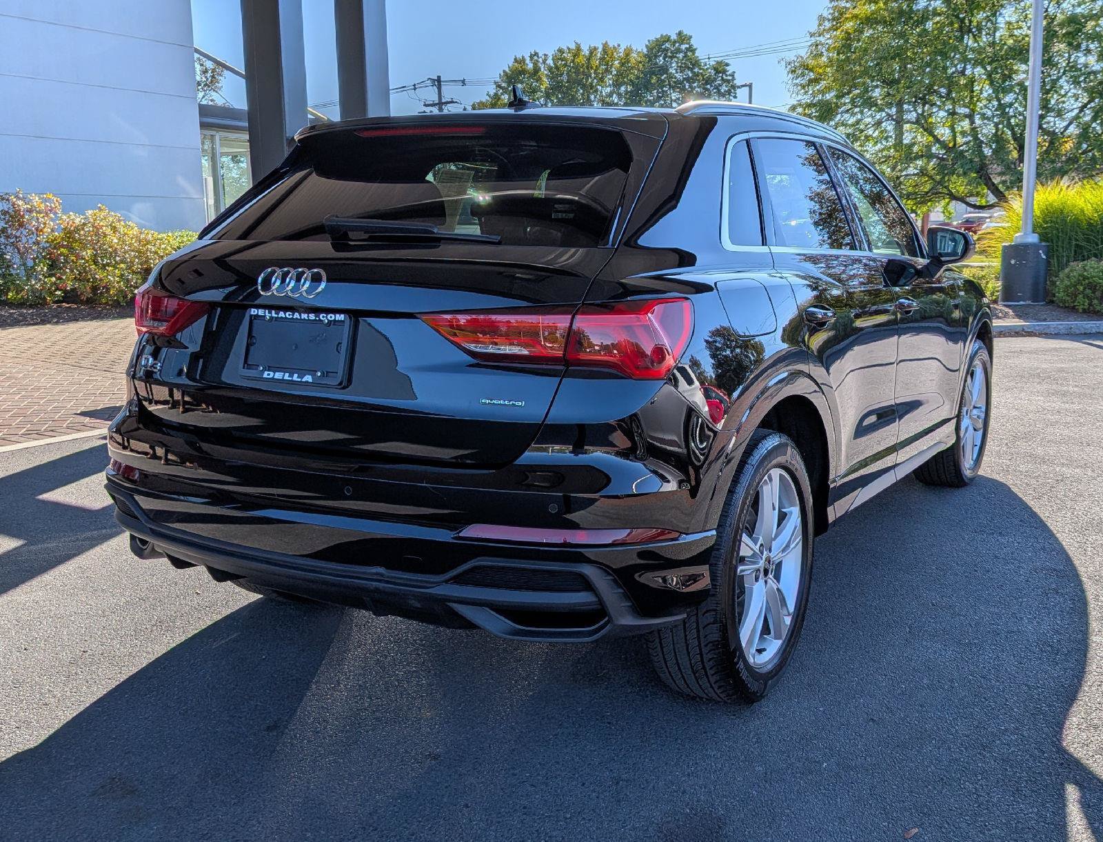 Used 2023 Audi Q3 2.0T Premium Plus w/ Premium Plus Package AWD/4WD image 7